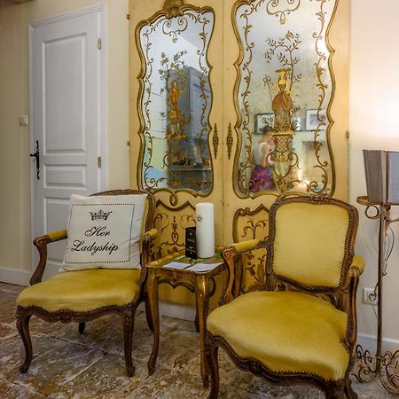 Champagne House - Elegance, Luxury And Charm Bed and Breakfast Condom Eksteriør billede
