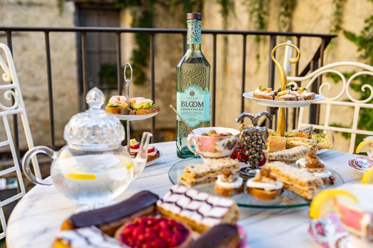 Champagne House - Elegance, Luxury And Charm Bed and Breakfast Condom Eksteriør billede