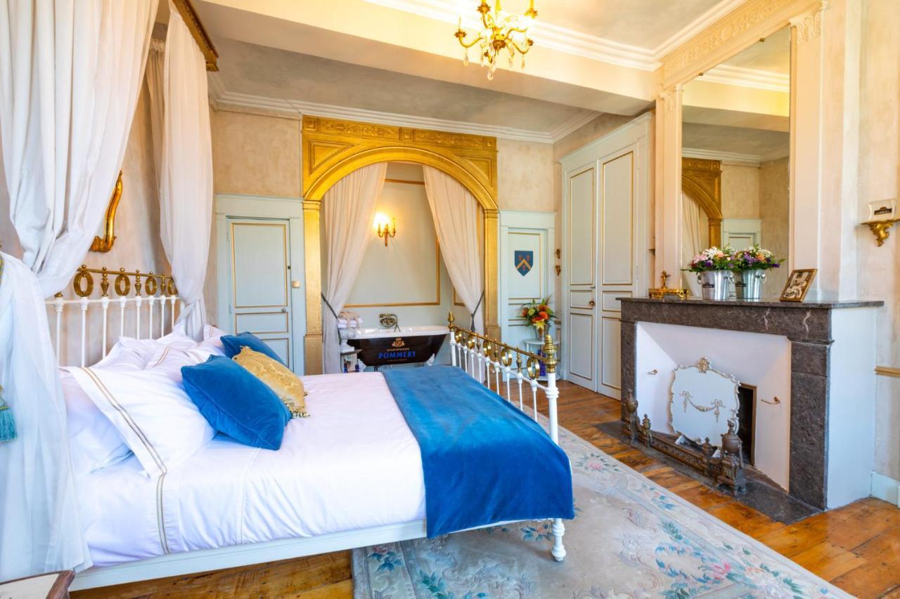 Champagne House - Elegance, Luxury And Charm Bed and Breakfast Condom Eksteriør billede