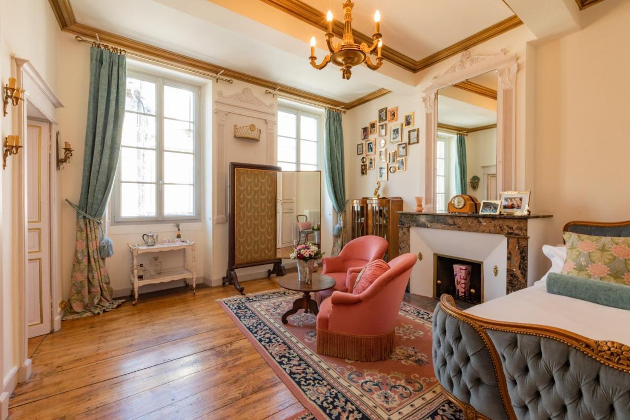 Champagne House - Elegance, Luxury And Charm Bed and Breakfast Condom Eksteriør billede