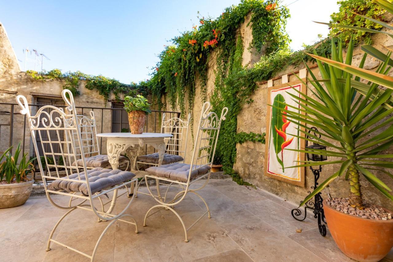 Champagne House - Elegance, Luxury And Charm Bed and Breakfast Condom Eksteriør billede