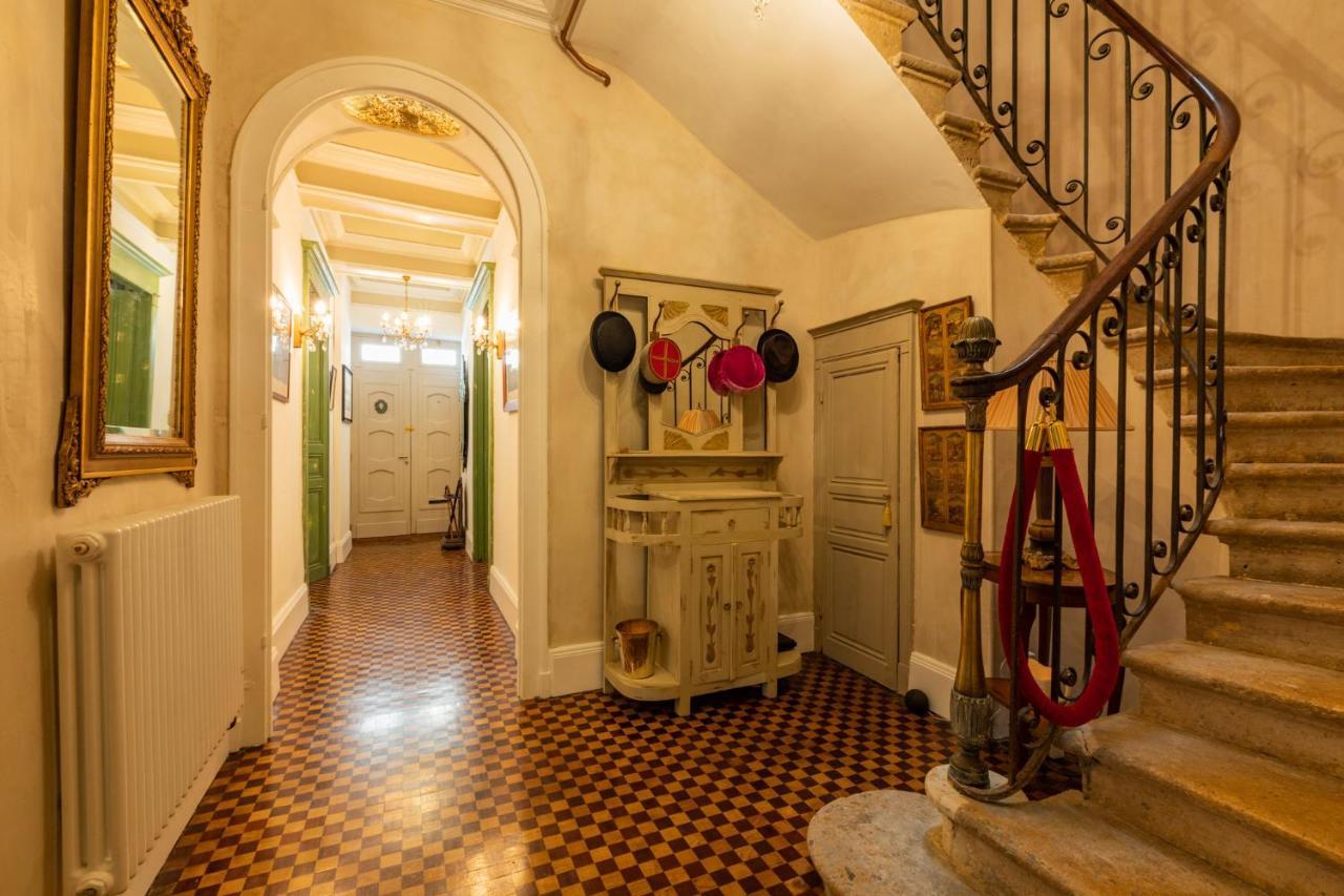 Champagne House - Elegance, Luxury And Charm Bed and Breakfast Condom Eksteriør billede