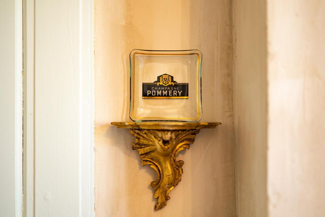 Champagne House - Elegance, Luxury And Charm Bed and Breakfast Condom Eksteriør billede