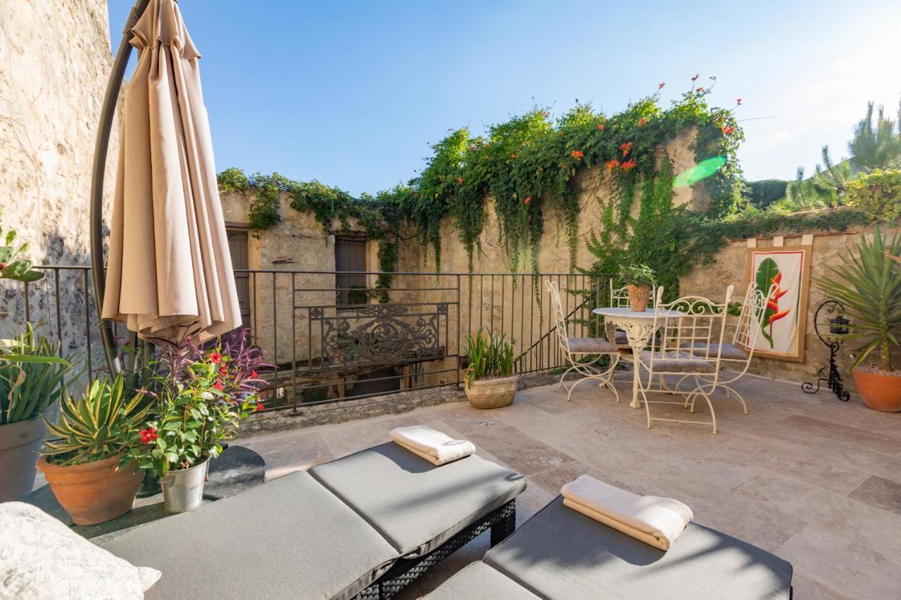 Champagne House - Elegance, Luxury And Charm Bed and Breakfast Condom Eksteriør billede