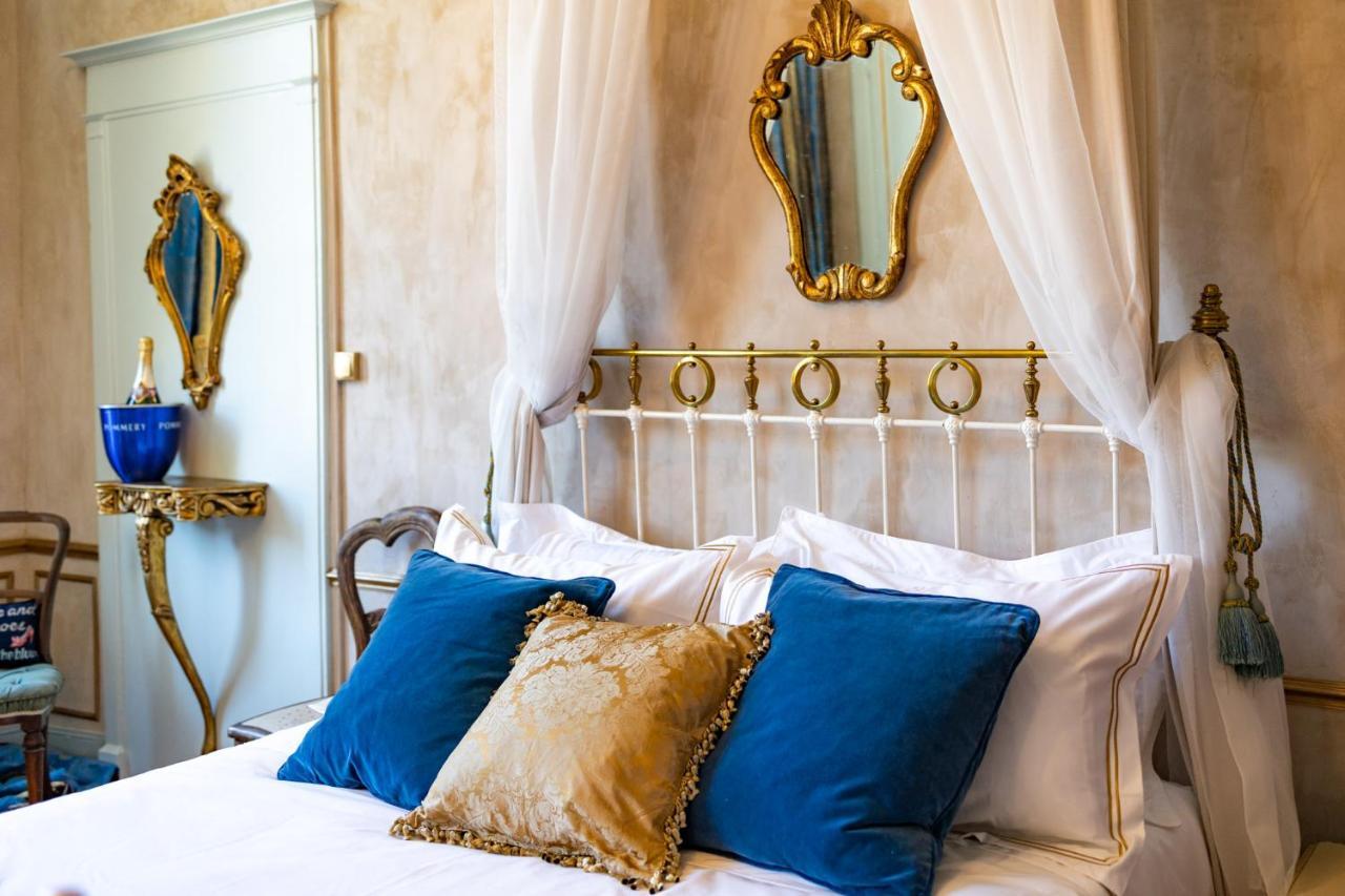 Champagne House - Elegance, Luxury And Charm Bed and Breakfast Condom Eksteriør billede