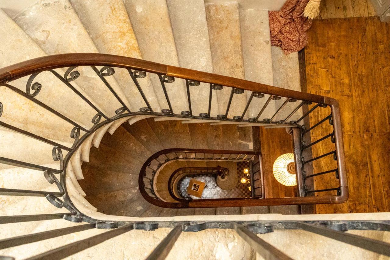 Champagne House - Elegance, Luxury And Charm Bed and Breakfast Condom Eksteriør billede